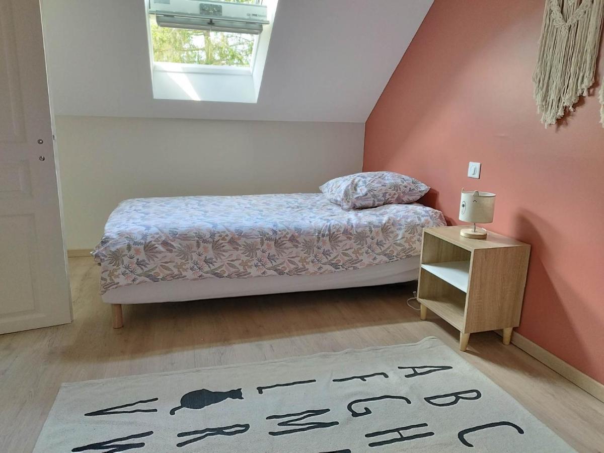 Maison De Campagne Avec Terrain Vallon-en-Sully Exteriör bild