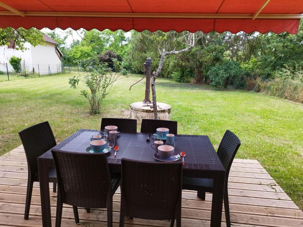 Maison De Campagne Avec Terrain Vallon-en-Sully Exteriör bild